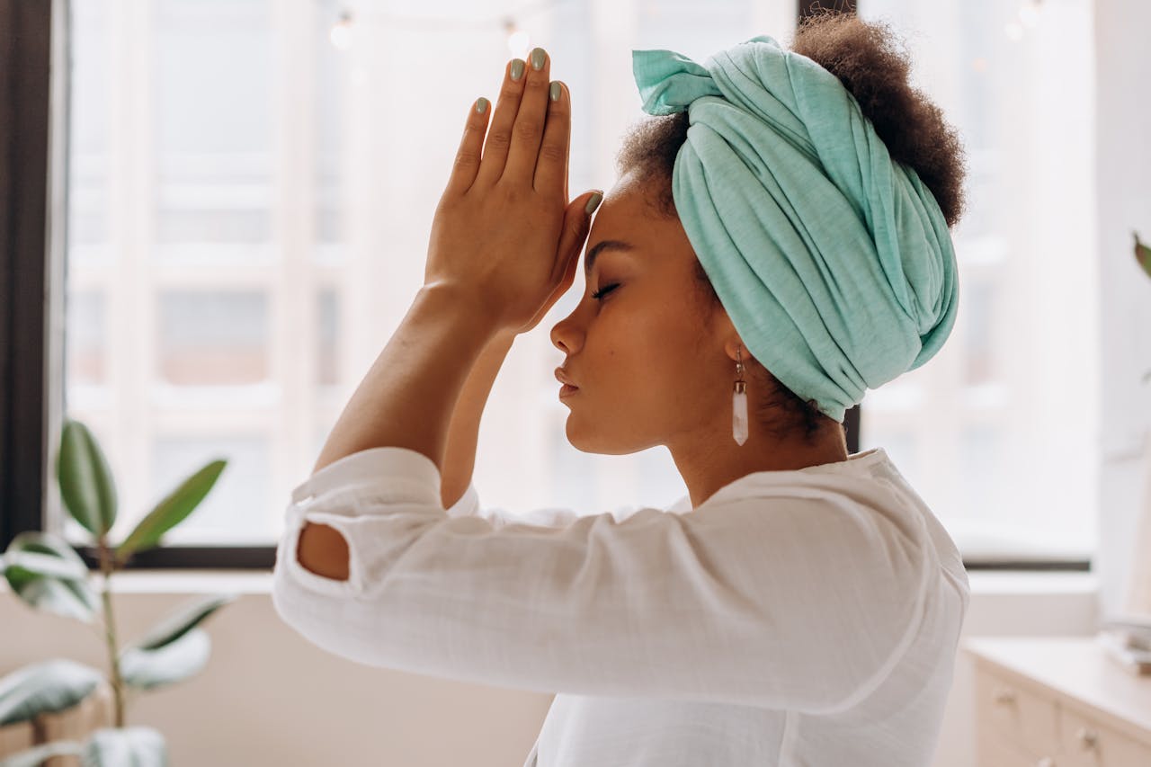 Pratique de yoga énergétique avant le voyage sonore
