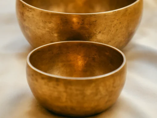 Bols tibétains artisanaux en bronze, fabriqués à la main au Népal